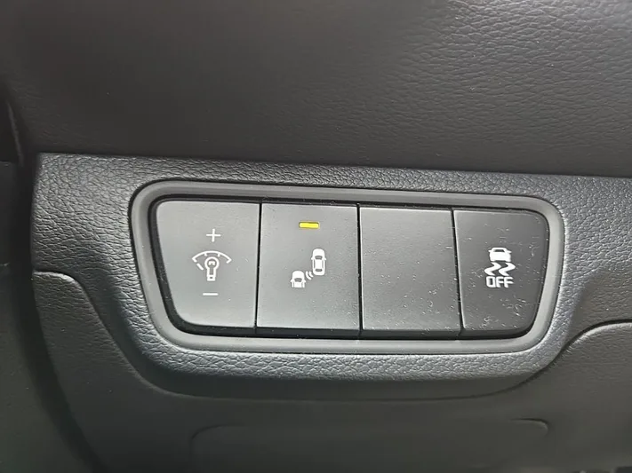 2024 Kia Forte - view 19