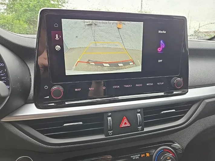 2024 Kia Forte - view 23