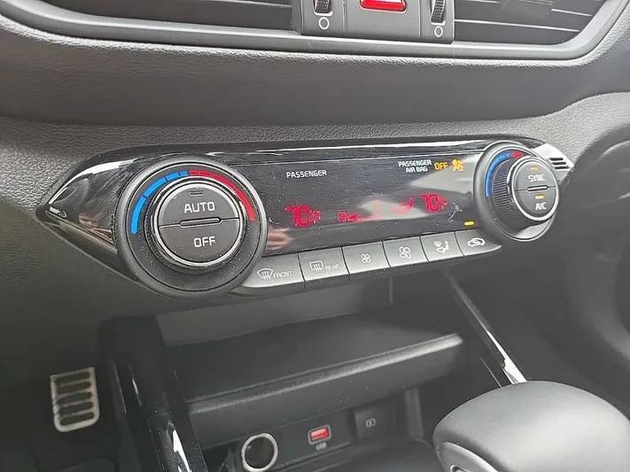 2024 Kia Forte - view 25