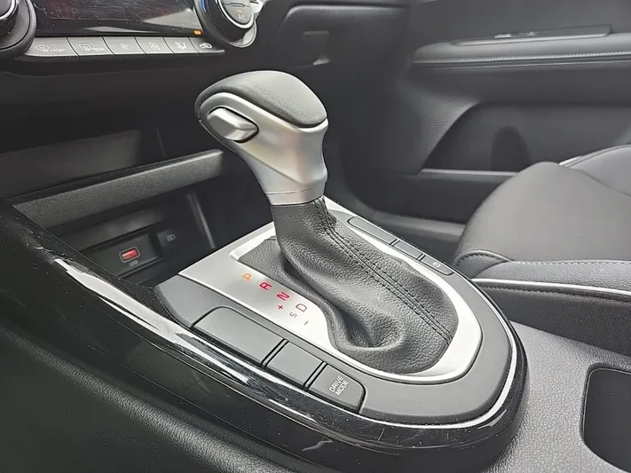 2024 Kia Forte - view 26