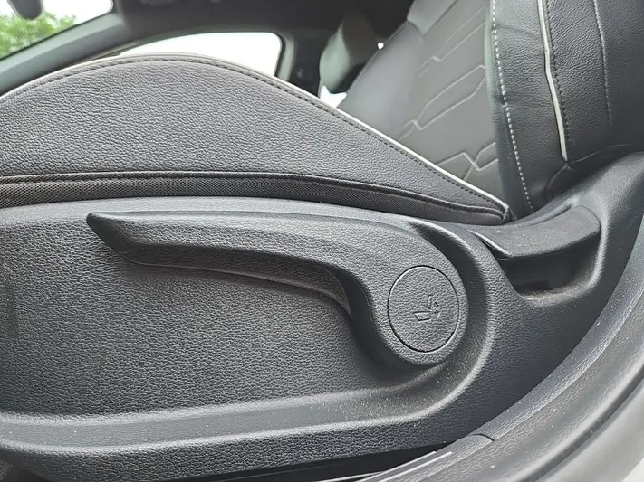 2024 Kia Forte - view 30