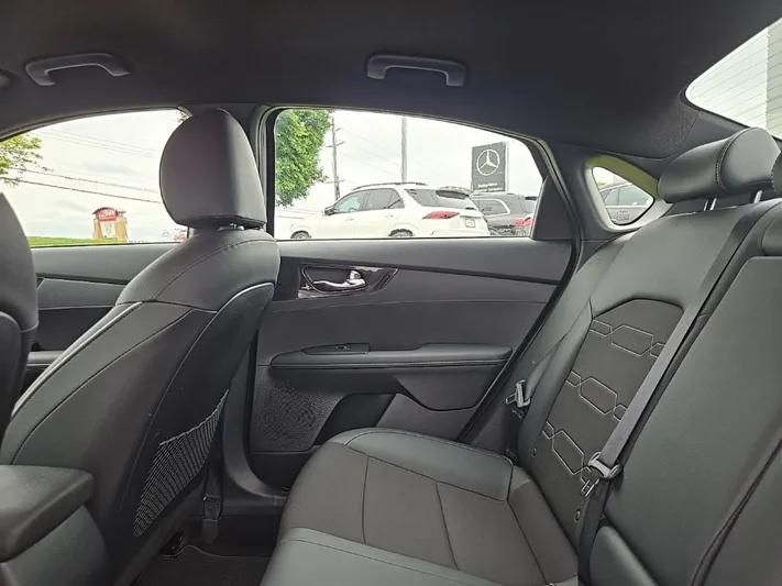 2024 Kia Forte - view 32