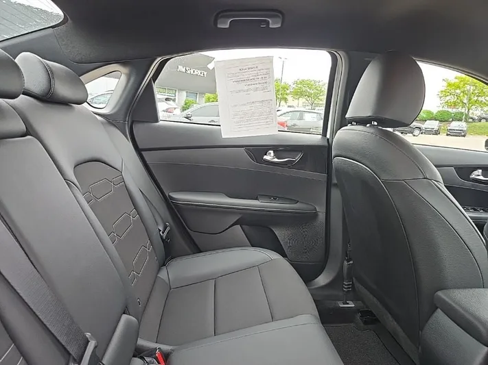2024 Kia Forte - view 34