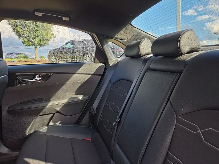 2024 Kia Forte - view 34