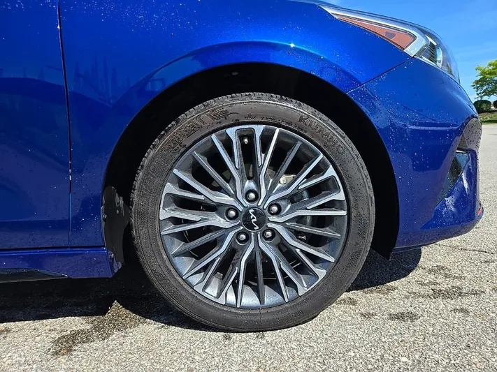 2024 Kia Forte - view 12