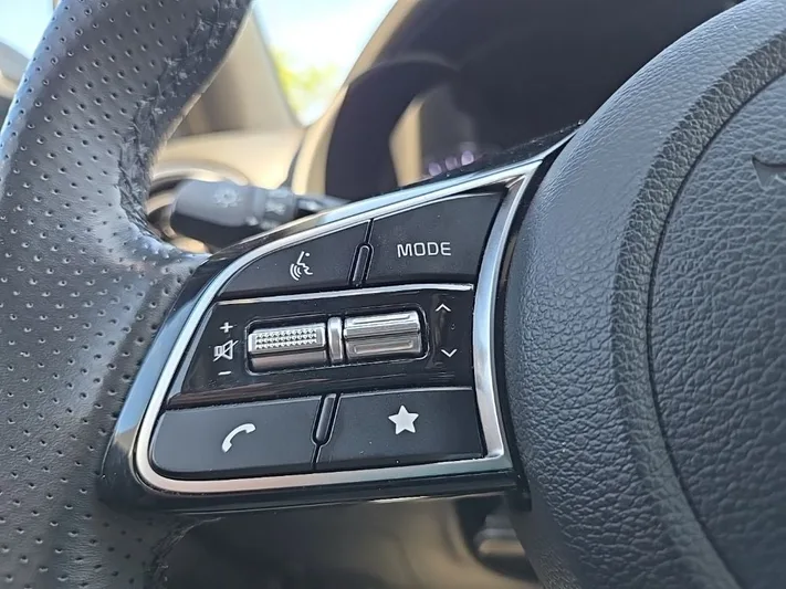 2024 Kia Forte - view 15