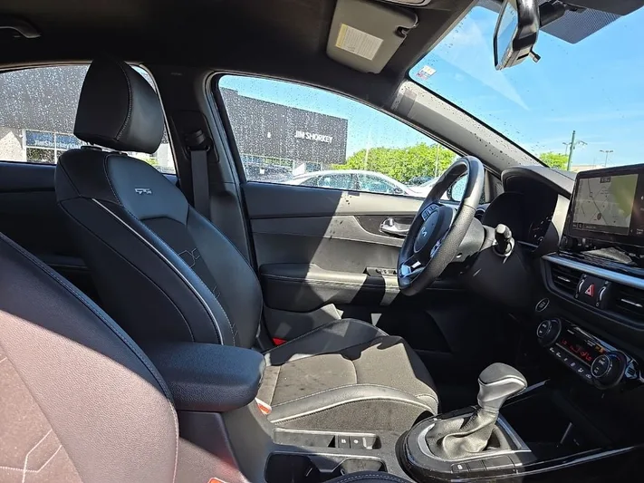 2024 Kia Forte - view 37