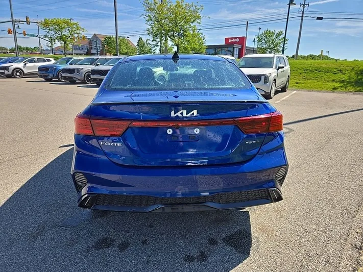 2024 Kia Forte - view 6