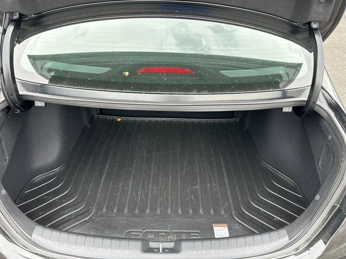 2024 Kia Forte - view 13