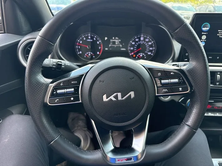 2024 Kia Forte - view 24