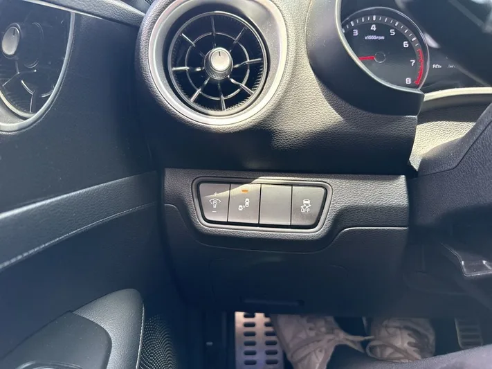 2024 Kia Forte - view 33