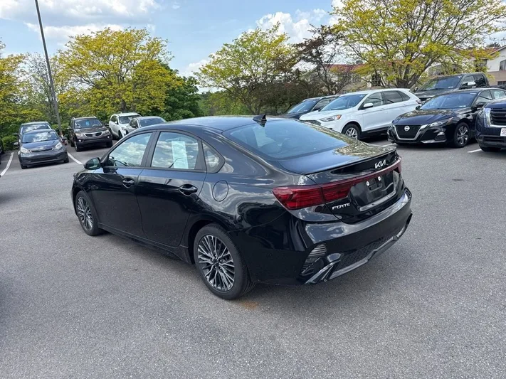 2024 Kia Forte - view 35