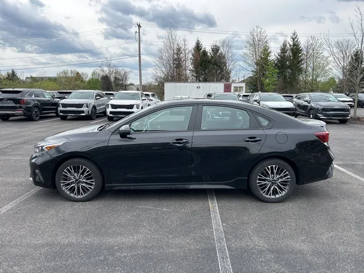2024 Kia Forte - view 4