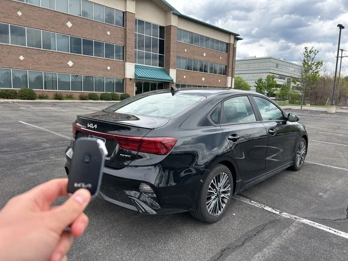 2024 Kia Forte - view 7
