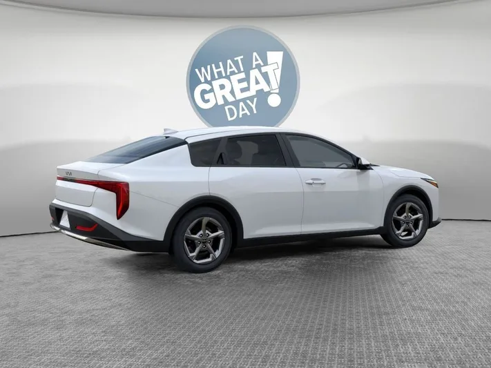 2026 Kia K4 - view 6