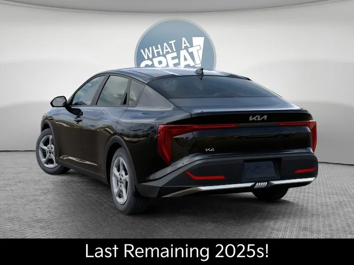 2025 Kia K4 - view 4