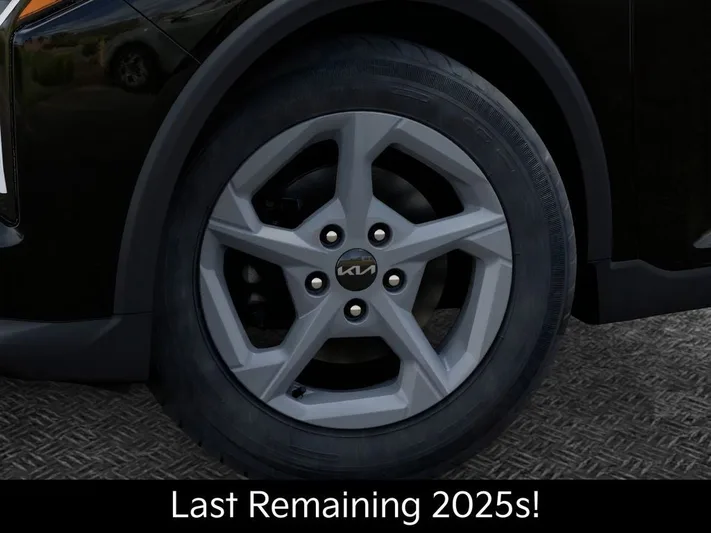 2025 Kia K4 - view 9
