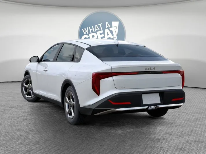 2026 Kia K4 - view 4
