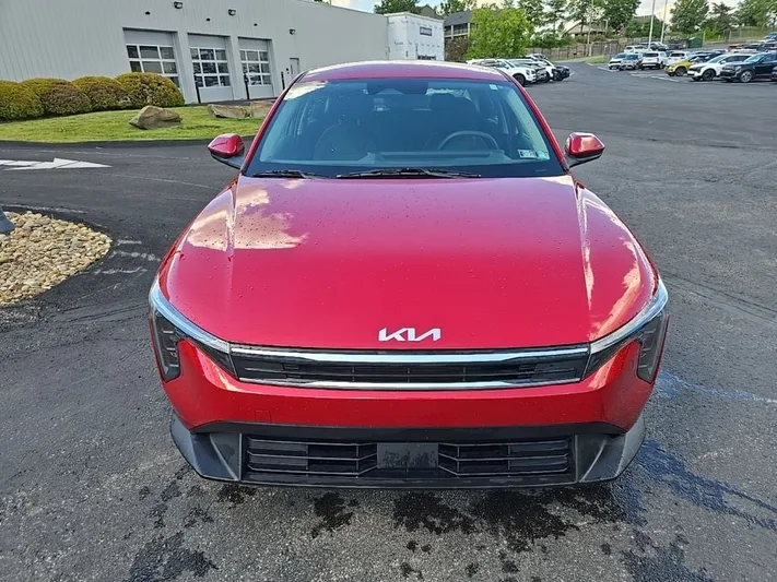2025 Kia K4 - view 11