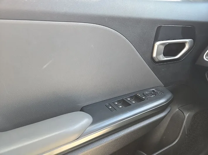 2025 Kia K4 - view 19
