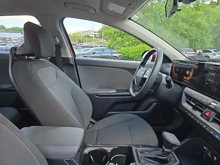 2025 Kia K4 - view 34