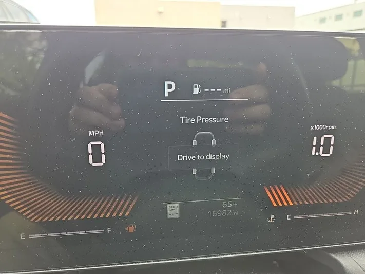 2025 Kia K4 - view 17
