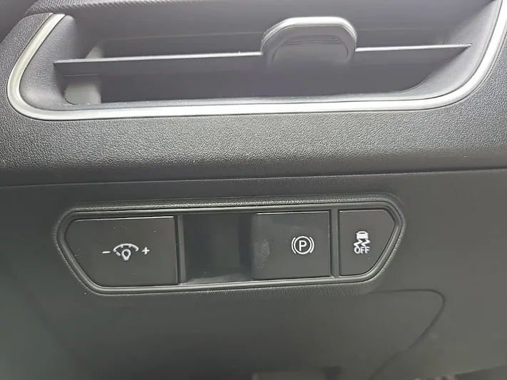 2025 Kia K4 - view 20