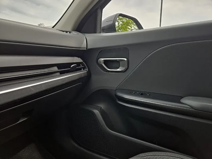 2025 Kia K4 - view 25