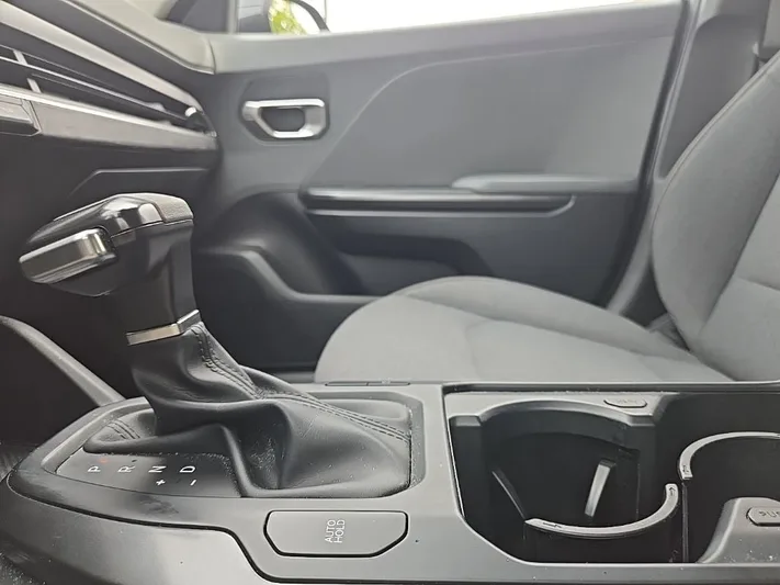 2025 Kia K4 - view 26