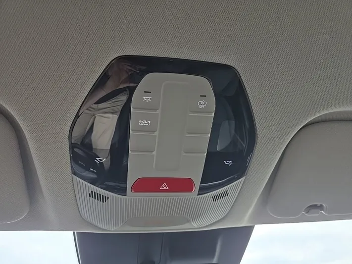 2025 Kia K4 - view 27