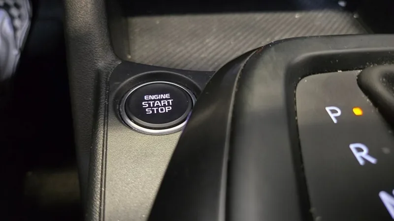 2025 Kia K4 - view 29