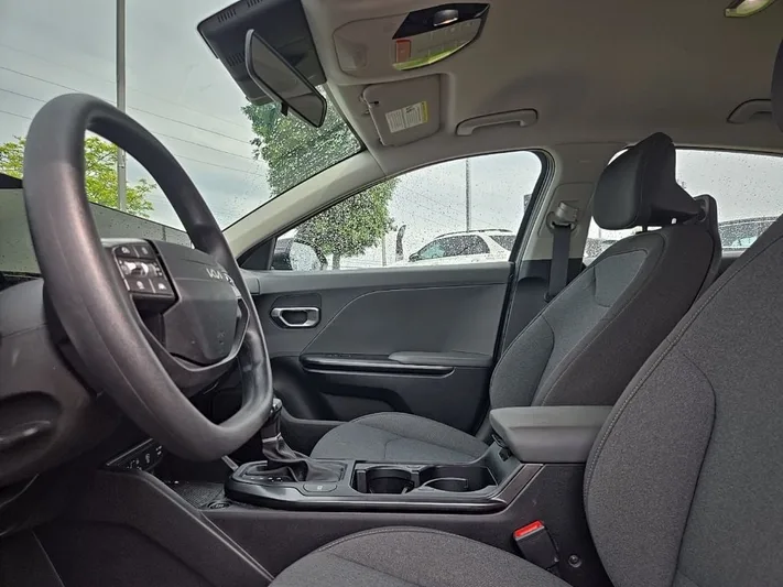 2025 Kia K4 - view 32