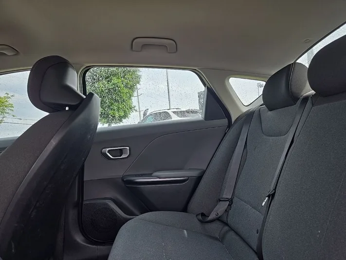 2025 Kia K4 - view 33