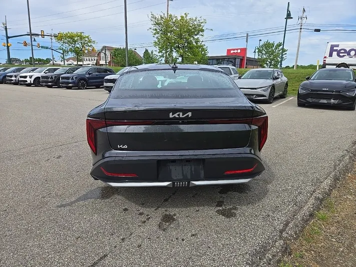 2025 Kia K4 - view 4