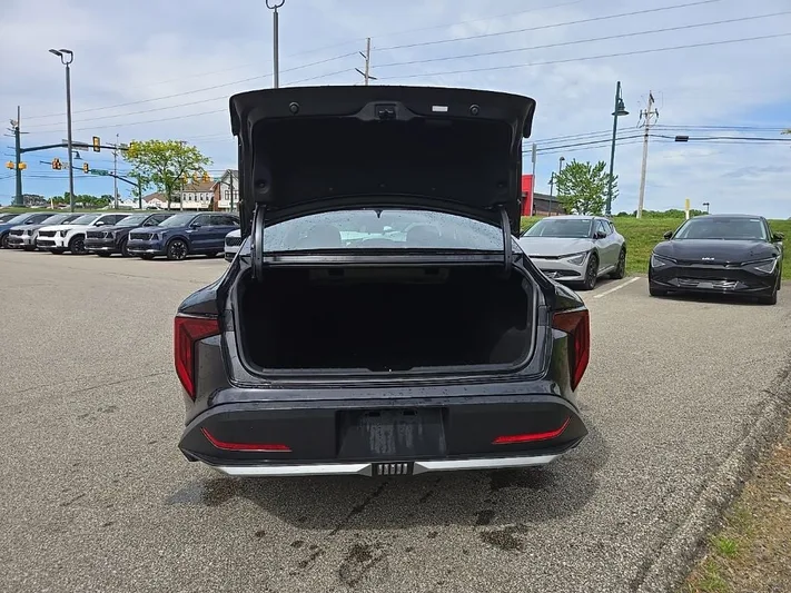 2025 Kia K4 - view 5