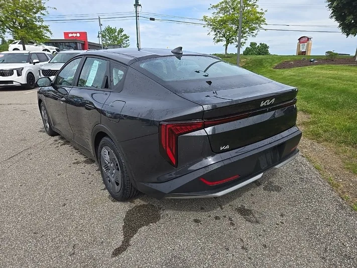 2025 Kia K4 - view 6