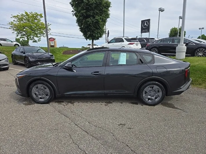 2025 Kia K4 - view 7