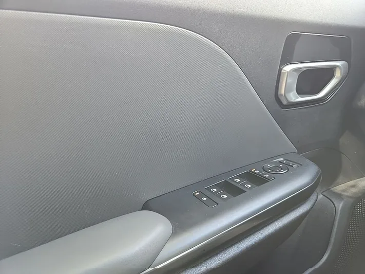 2025 Kia K4 - view 15