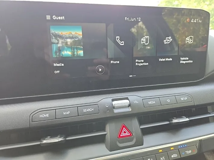 2025 Kia K4 - view 18
