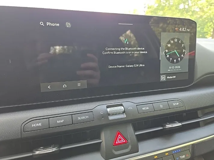2025 Kia K4 - view 20