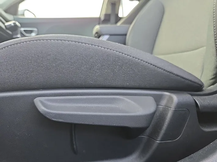 2025 Kia K4 - view 28