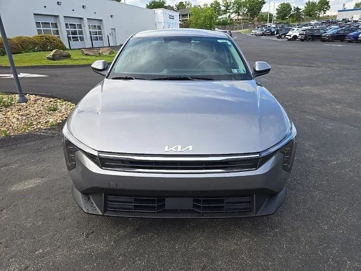 2025 Kia K4 - view 9