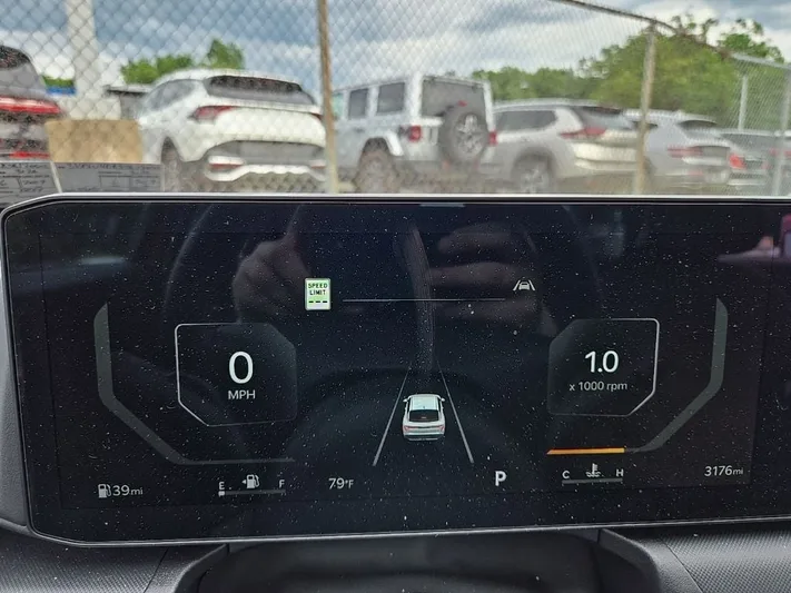 2025 Kia K4 - view 16