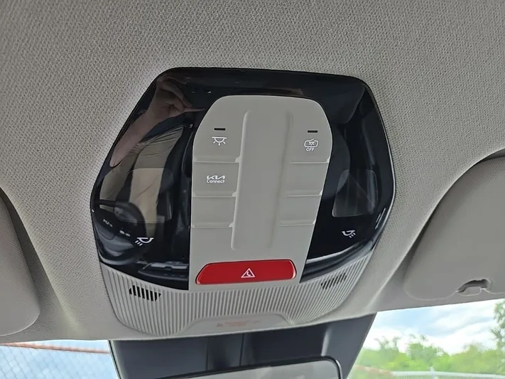 2025 Kia K4 - view 26