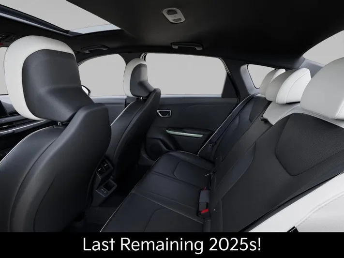 2025 Kia K4 - view 18