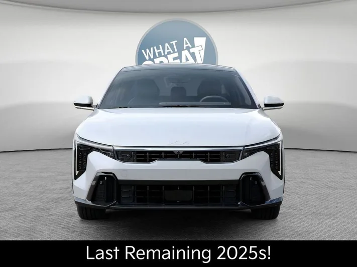 2025 Kia K4 - view 2