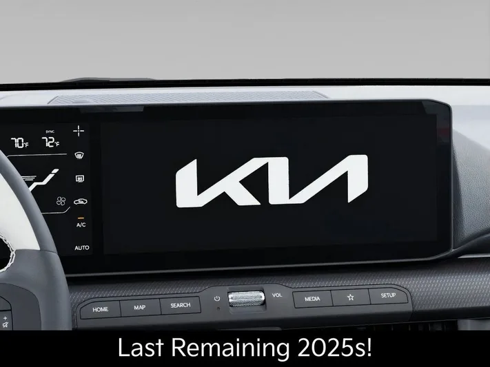 2025 Kia K4 - view 20