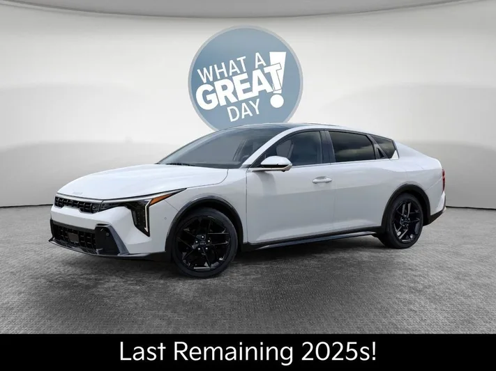 2025 Kia K4 - view 3