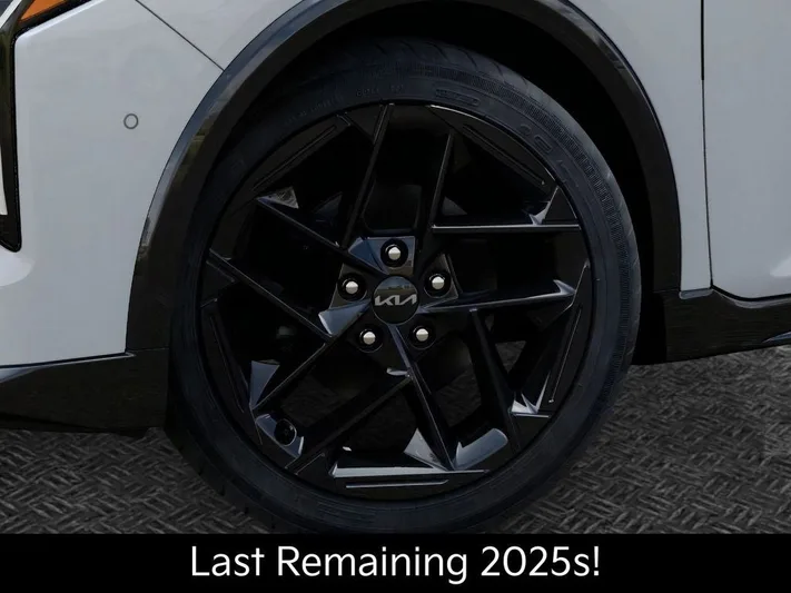 2025 Kia K4 - view 9