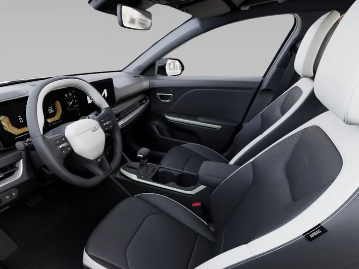 2026 Kia K4 - view 17